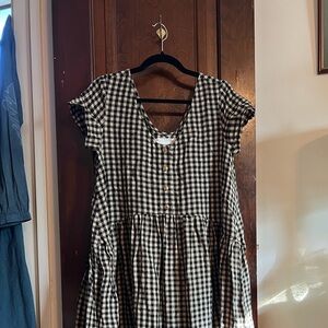 VOLUME-3 dress brand new, size M in mid sand Gingham